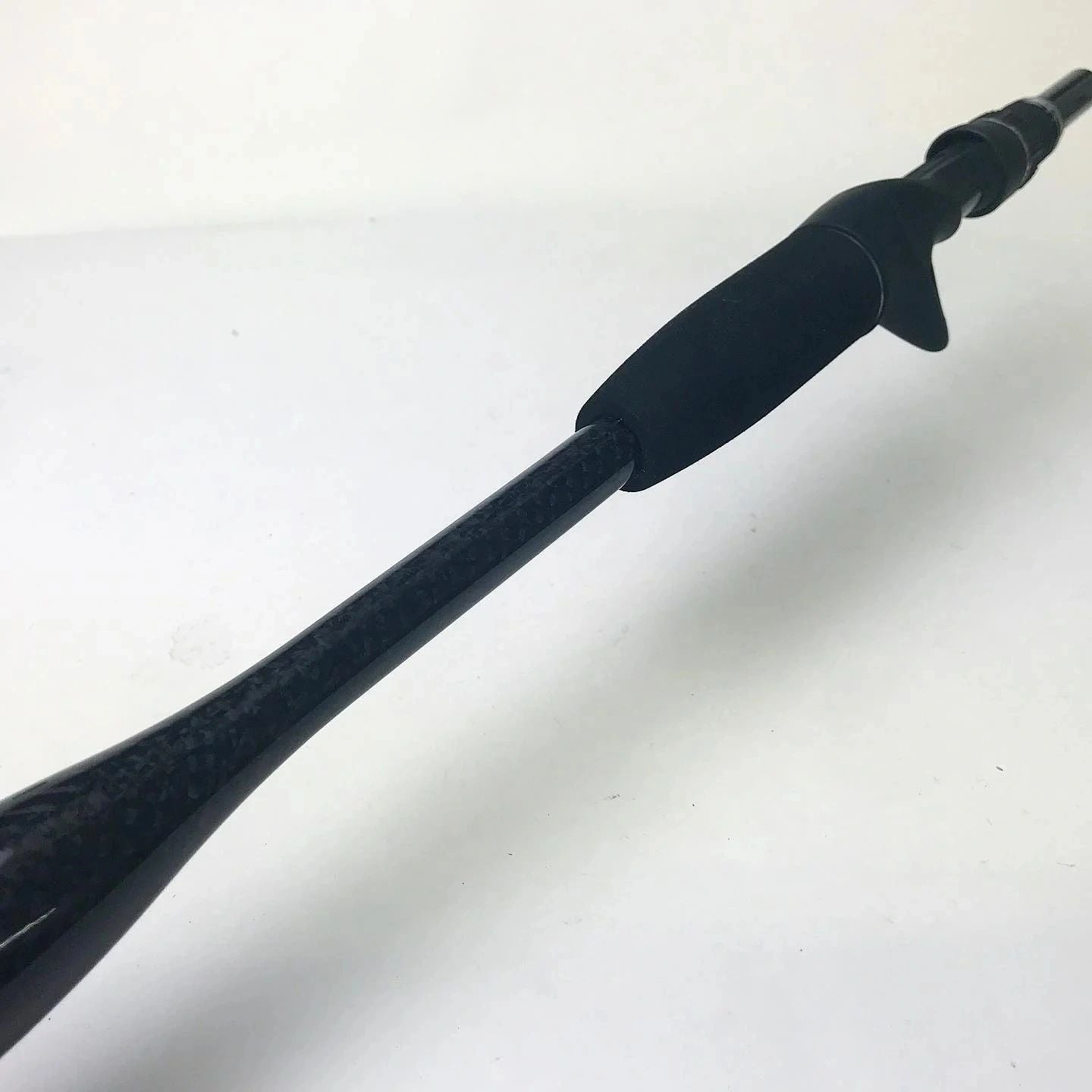 Justace Carbon Monocoque Grip - Voodoo Rods LLC
